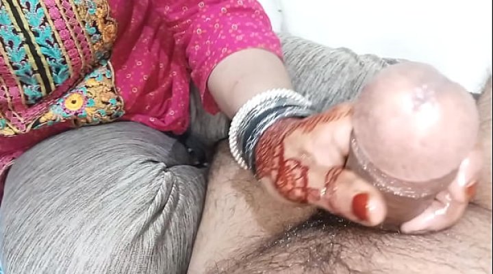 Muslim Mistress Has Dirty Relations With Servant, Dirty Talk With Handjob Massage In Clear Hindi Voice
