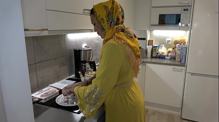 Horny Stepson Fucked His Big Ass Arab Stepmom In Hijab