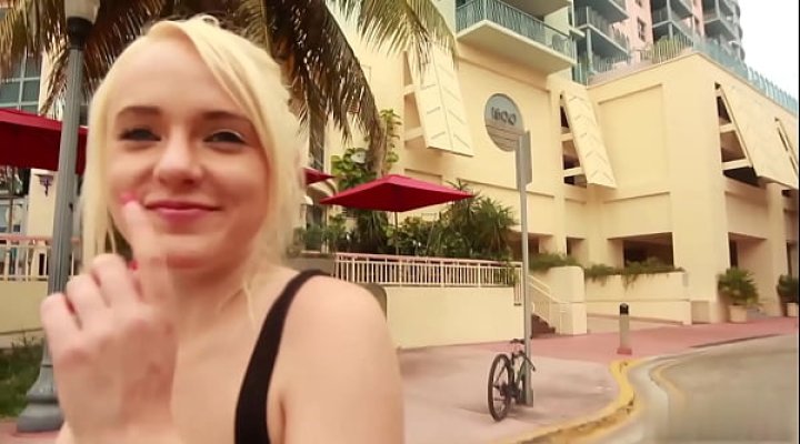 Spring Break South Beach Encounter - Lola And The Bbc
