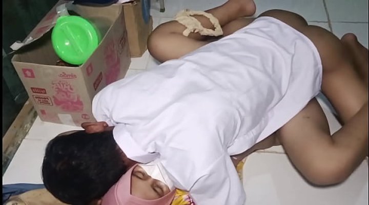 Di Ajak Ngentot Ibu Tiri Ketika Mau Berangkat Ke Sekolah