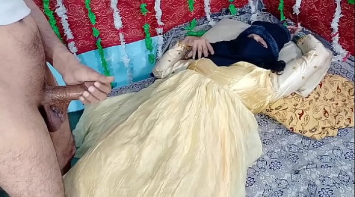 Yellow Dressed Desi Bride Pussy Fucking Hardsex With Indian Desi Big Cock On Xvideos India Xxx