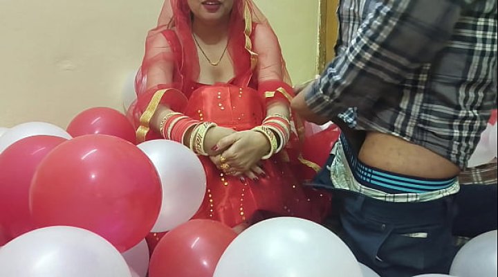 First Night Of A Newly Married Desi Beautiful Hot Wife Fucked By Husband In Hindi