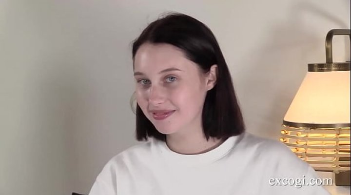 Dream Girl Malory Malibu Gets Her Sweet Pussy Eaten For The 1St Time!