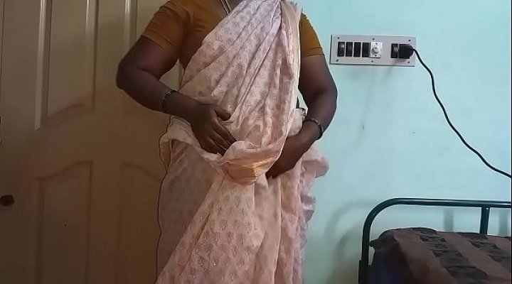 Indian Hot Mallu Aunty Nude Selfie And Fingering For  Father In Law