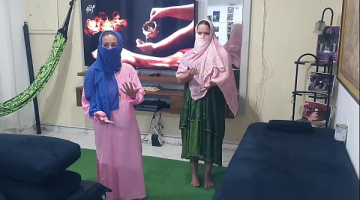 Hindi . Após A Massagem Tântrica  Oferece Filha Desi Virgem