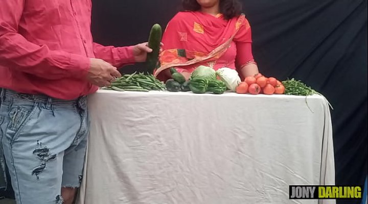 Sabji Vechne Waali Ko Khule Bazaar Mein Hi Chod Diya, Real Indian Sex Video By Jony Darling