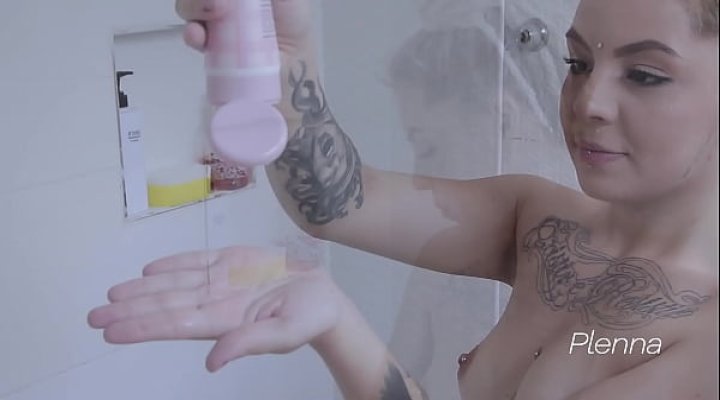 Gozar No Banho É Uma Delícia - Kyra Sex